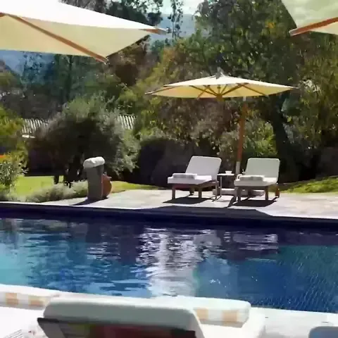 Piscina de hotel, Perú